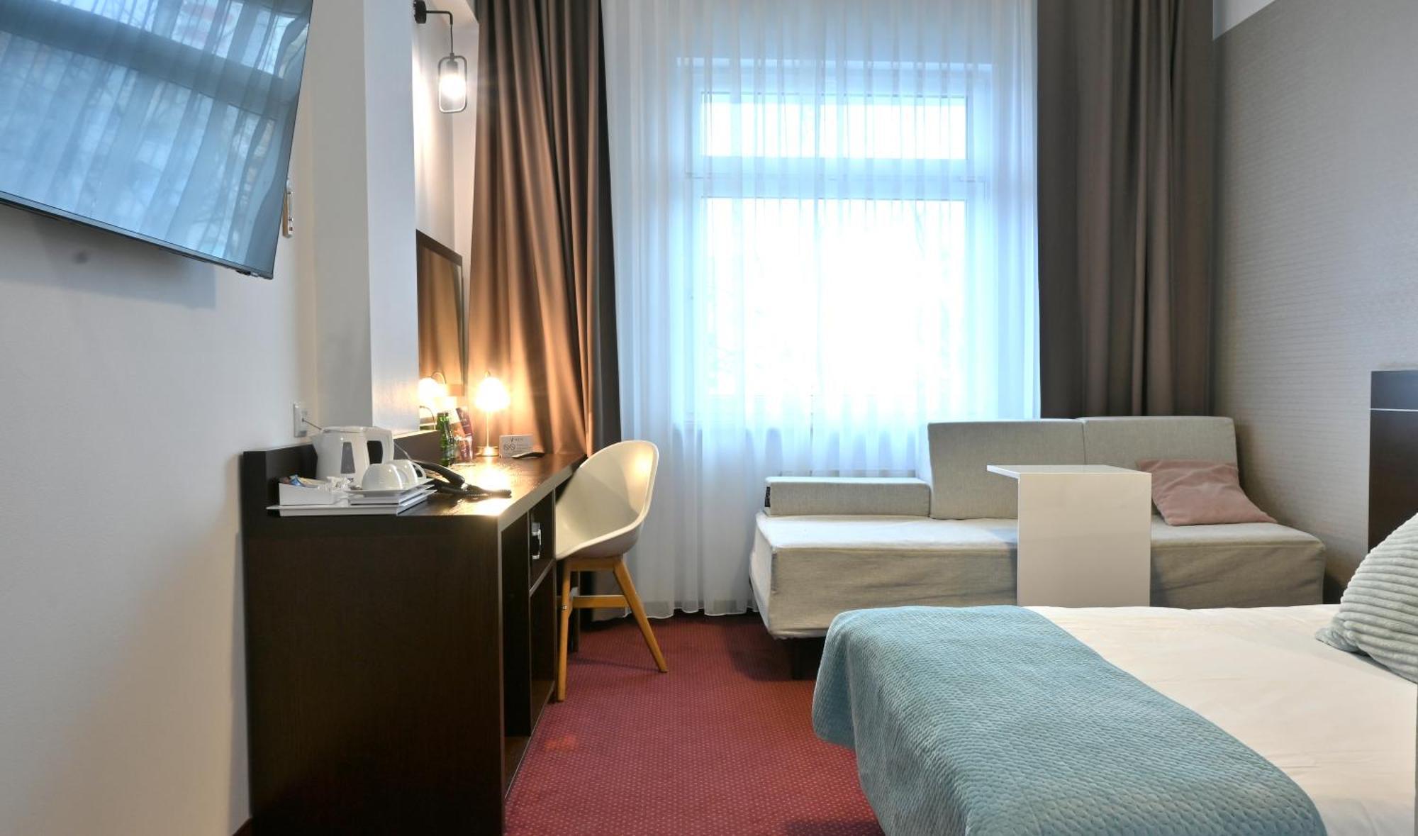 Vestil Hotel Piotrkow Trybunalski Exterior photo
